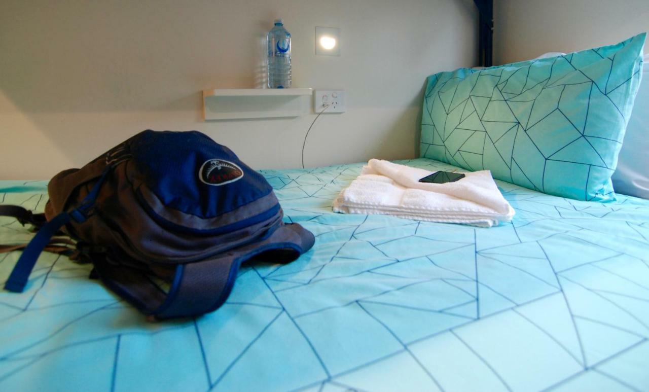 Flinders Backpackers Hostel Мелбърн Екстериор снимка